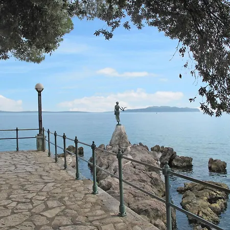 Oleandri1 Mit Blick Auf Wasser By Interhome * 奥帕提亚